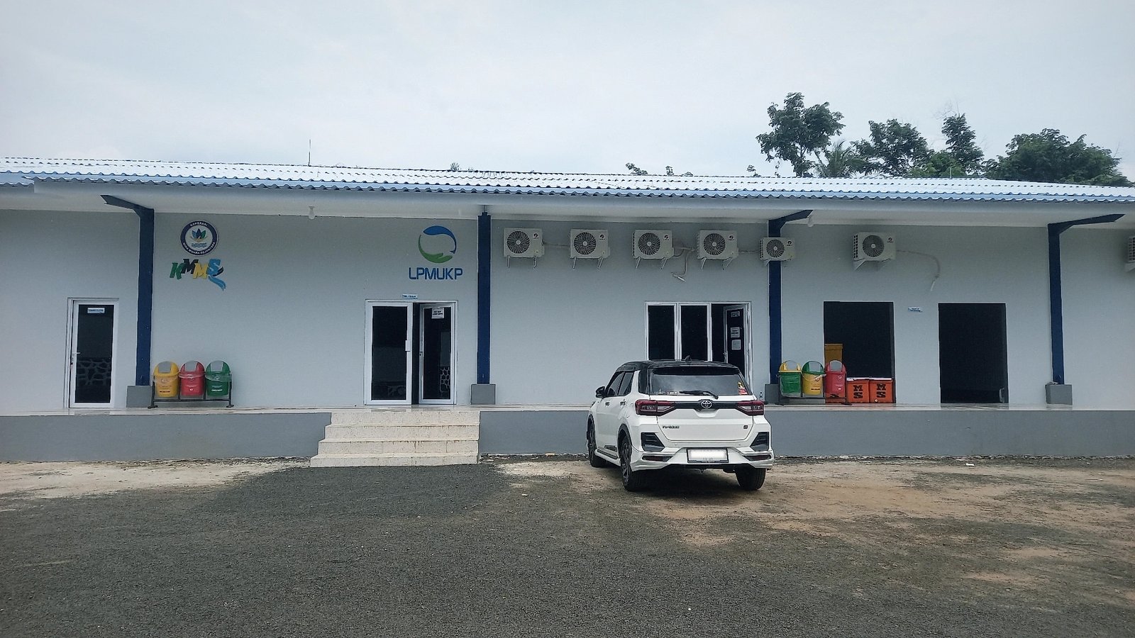 Gedung Unit Pengolahan Ikan